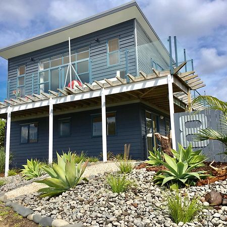 Oceans 8 - Mangawhai Heads Holiday Home المظهر الخارجي الصورة