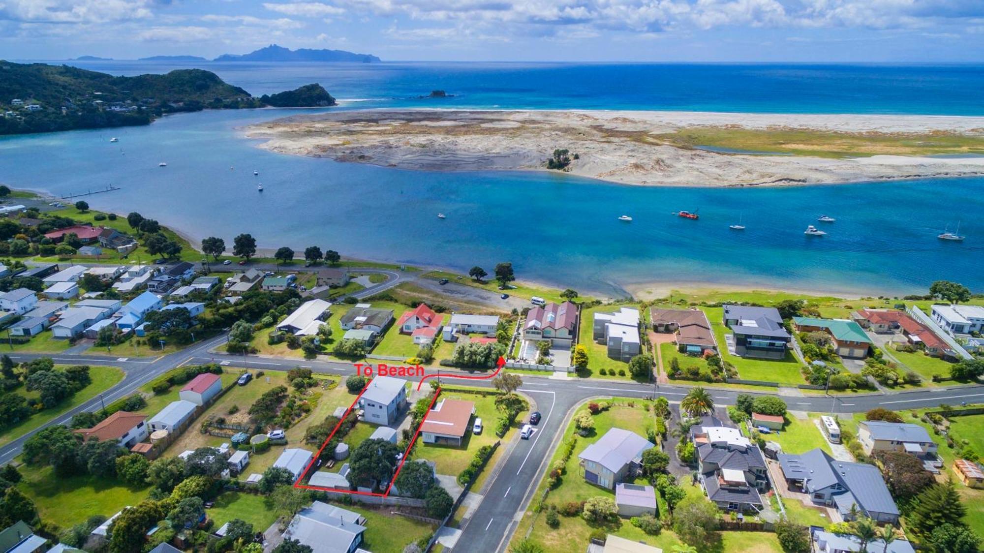 Oceans 8 - Mangawhai Heads Holiday Home المظهر الخارجي الصورة
