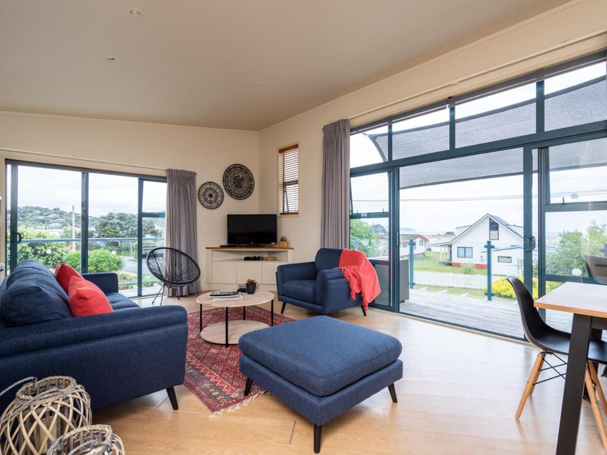 Oceans 8 - Mangawhai Heads Holiday Home المظهر الخارجي الصورة
